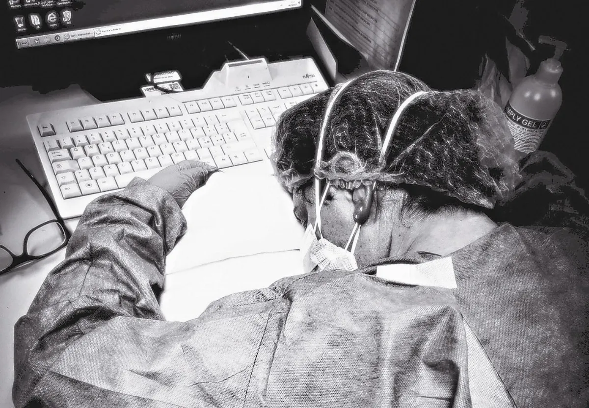 趣味影片 給醫療人員打氣  醫護打招呼 帥過基努李維