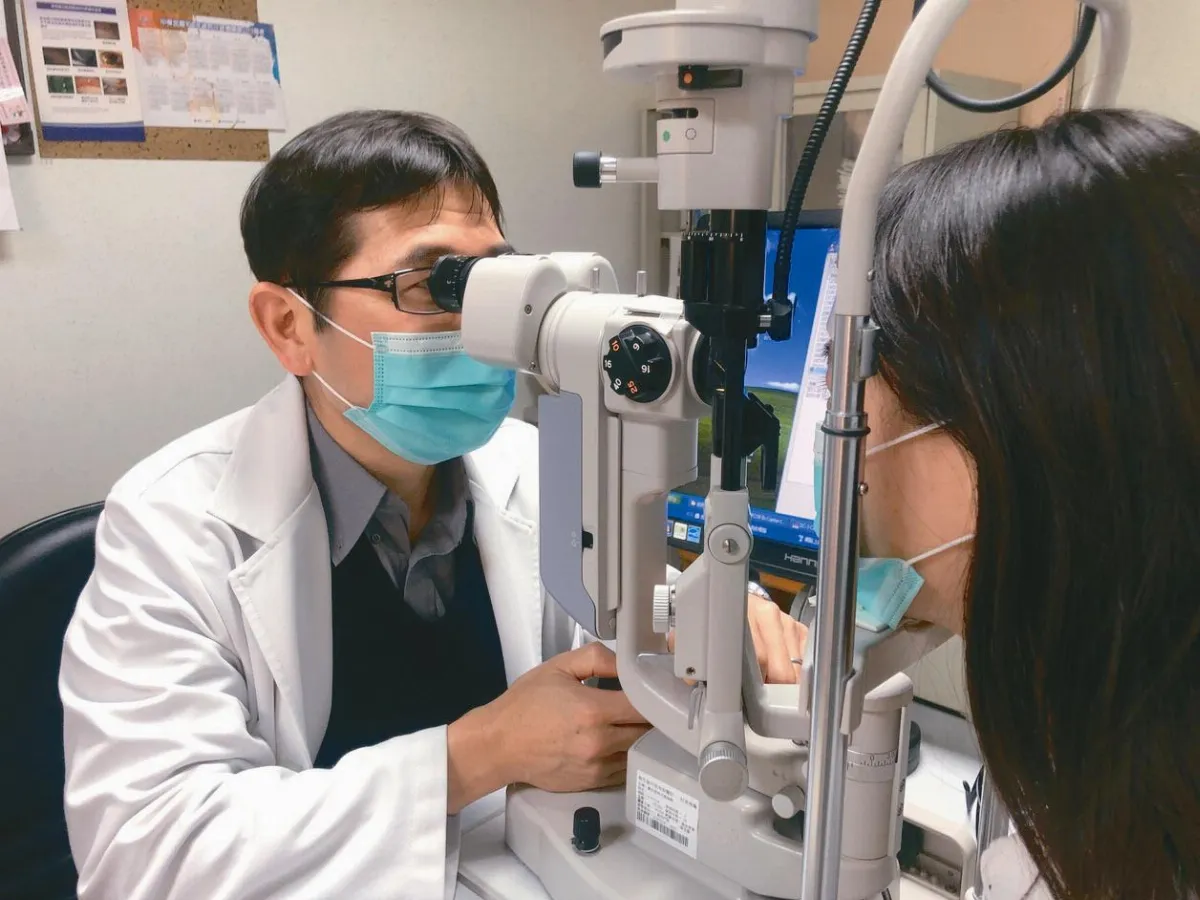戴隱形眼鏡吹冷氣 當心眼角膜受損