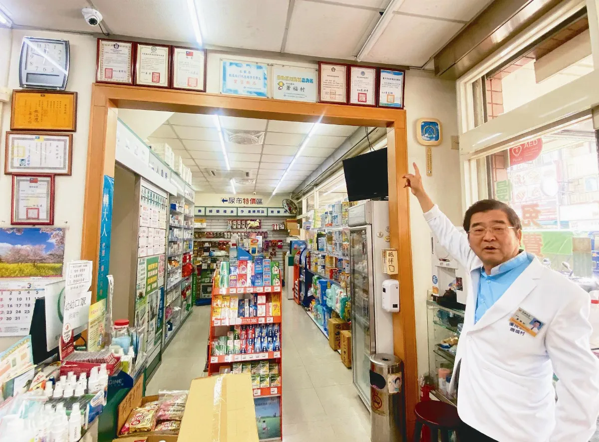 藥師累售口罩 找回30年前初衷