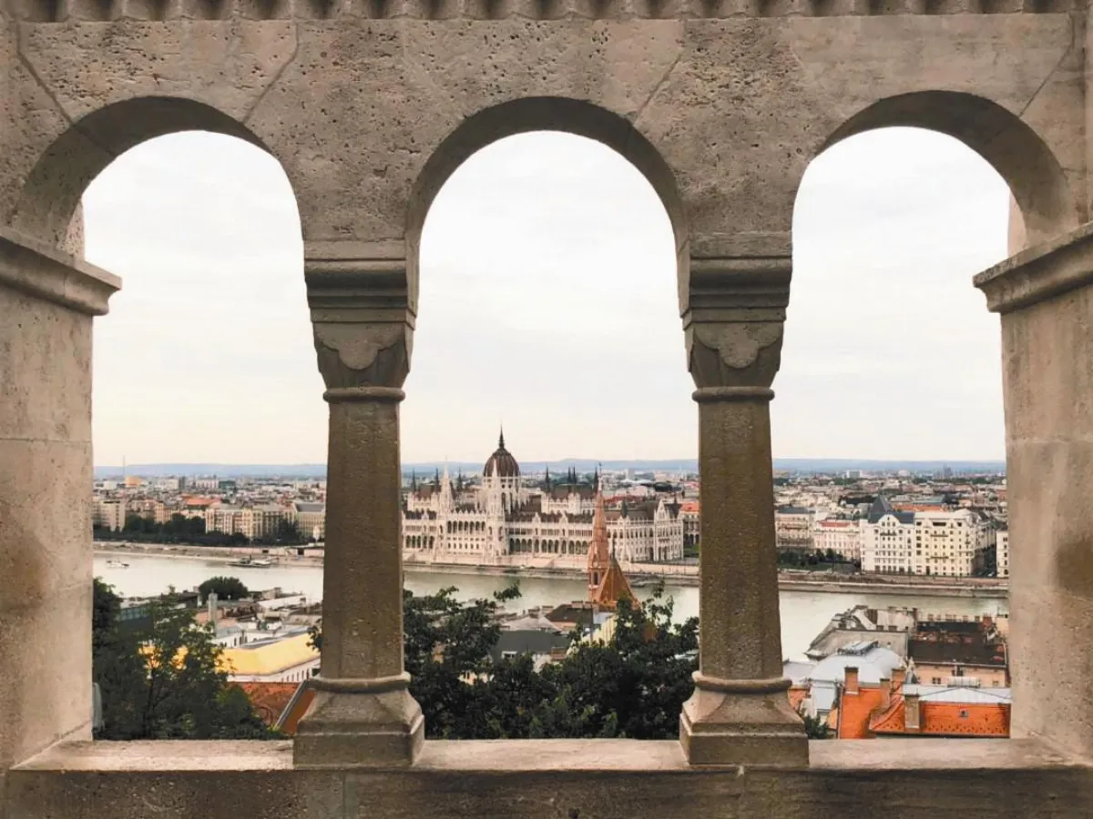 旅行風景 多瑙河流經的美麗之城