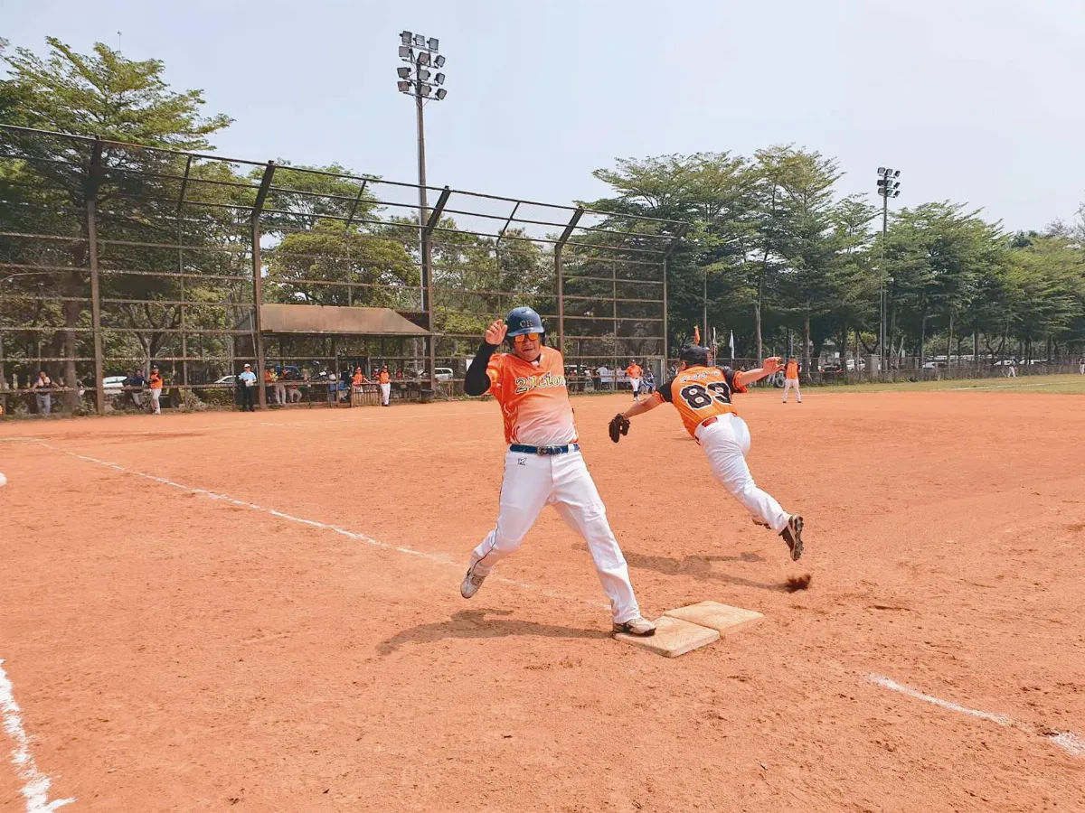 公益壘球賽 為失明長者建新家