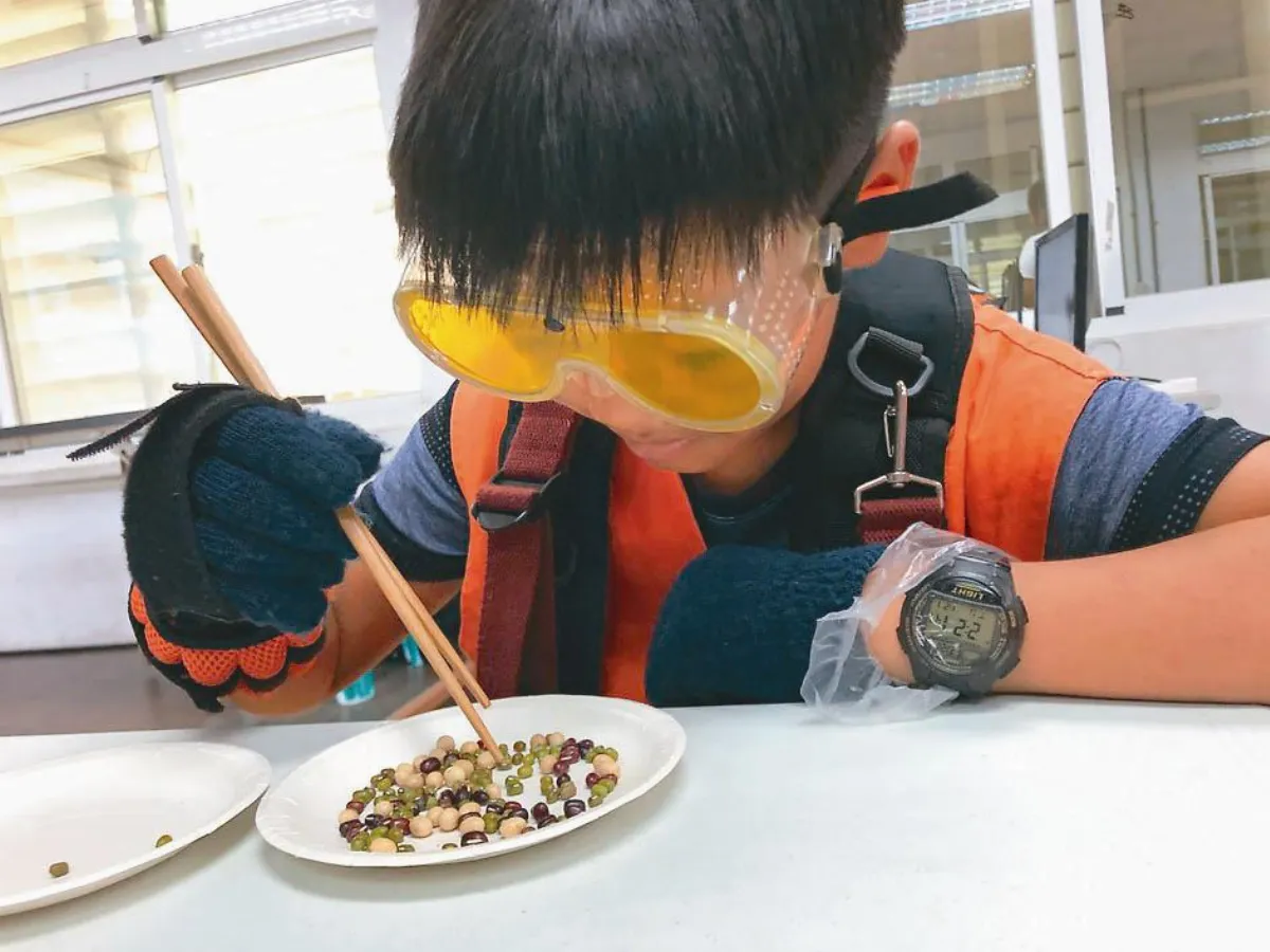 戴老化眼鏡 遇見80歲自己