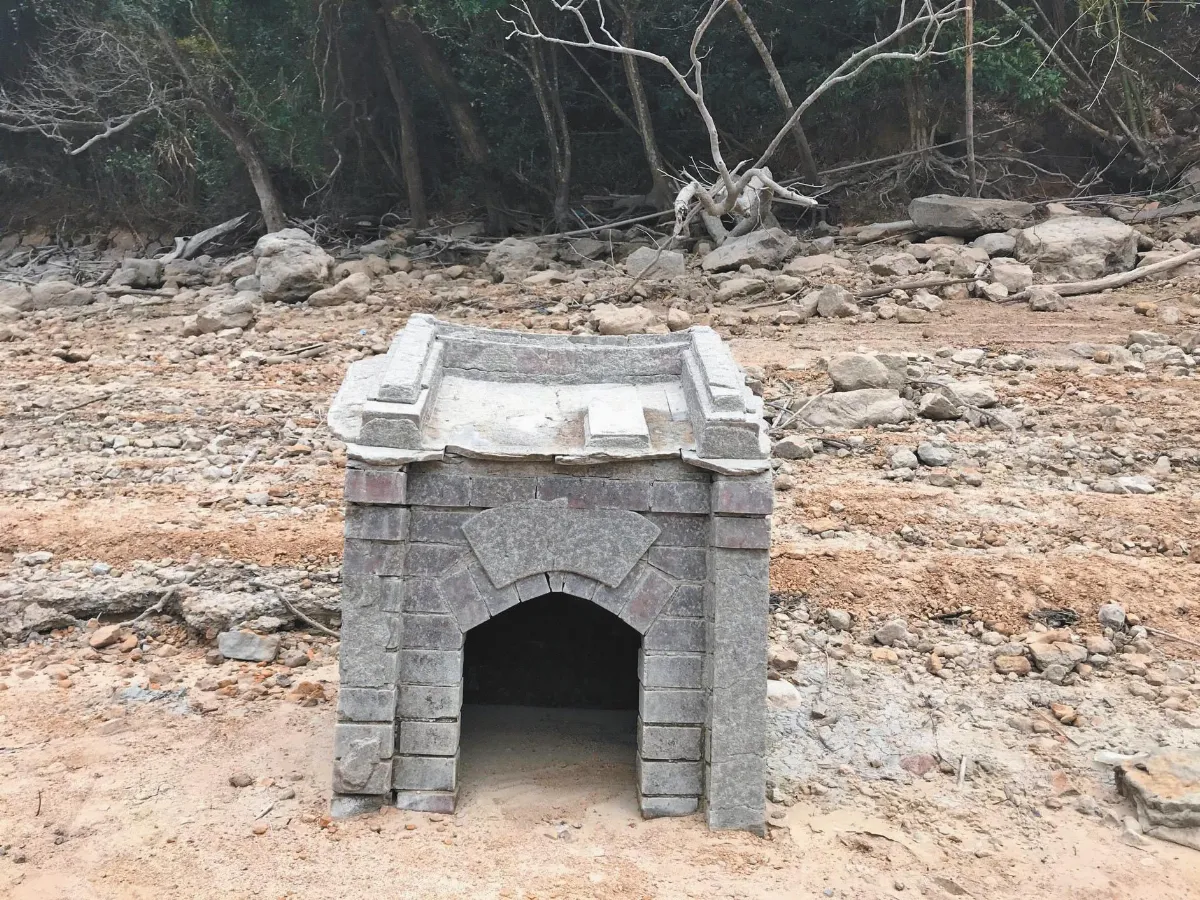 石門水庫乾渴 土地公廟現身