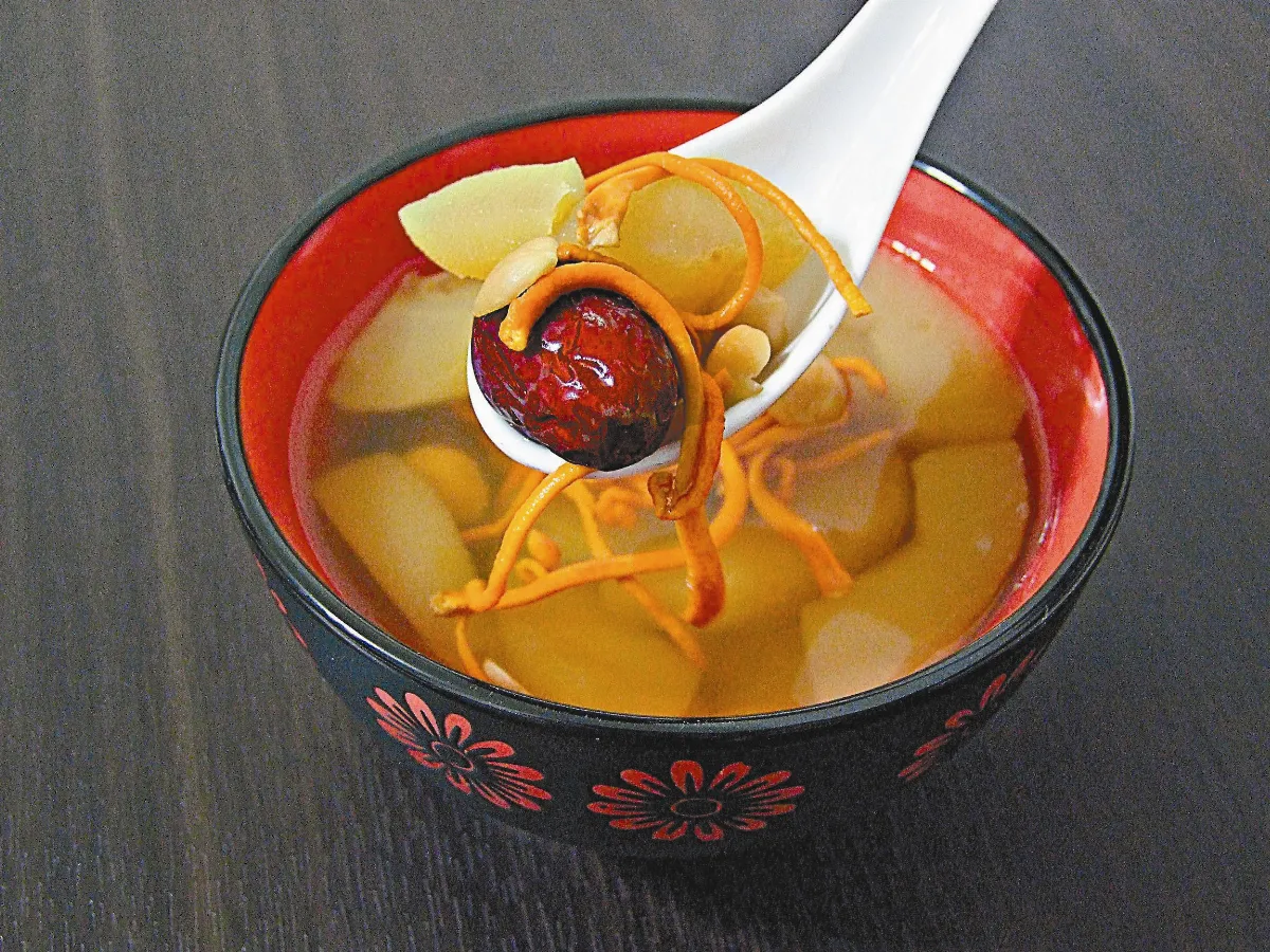 蘭音齋 杏仁蟲草雪蓮湯─溫暖滋益家庭湯水 杏香隱約甘美沁心