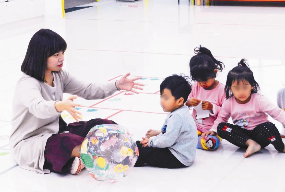 關愛弱勢 成22孩子馬麻