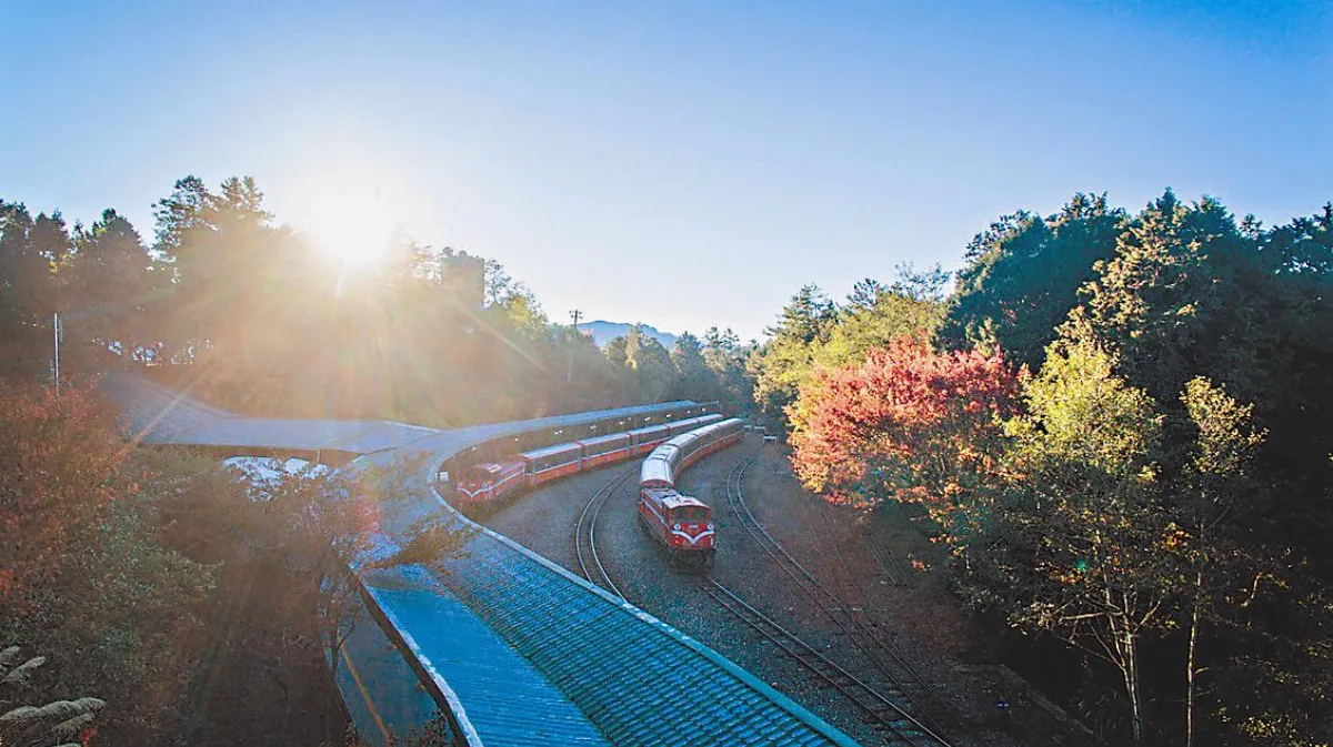 全台鐵路最高點祝山車站整修 屋頂成雲浪造型