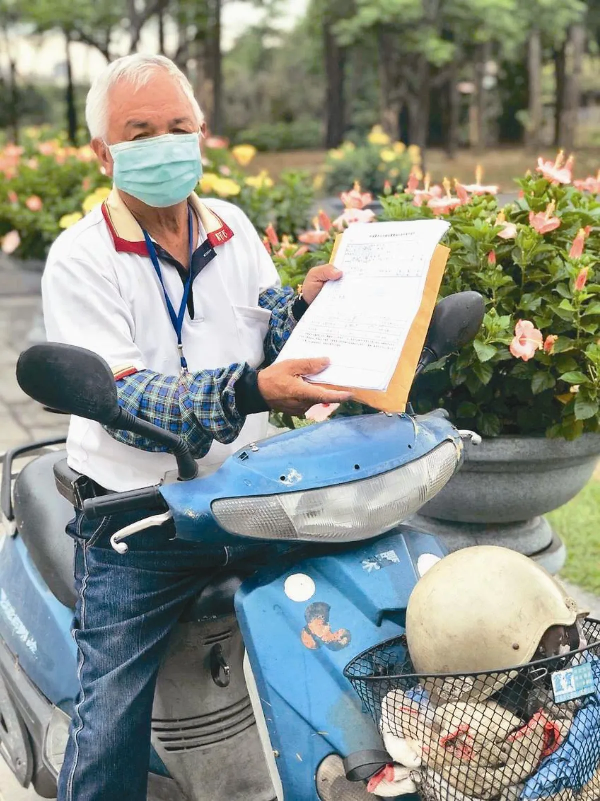 為1萬紓困金7旬老農：比下田還累