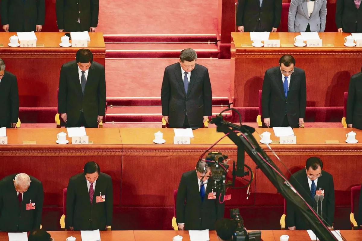 國際環境惡化 有人憂境外資產安全 陸政協會議開幕 為新冠逝者默哀