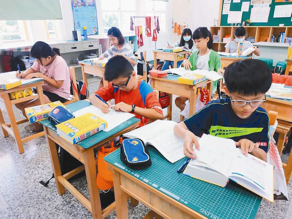 挖知識寶藏 學生人人擁字典