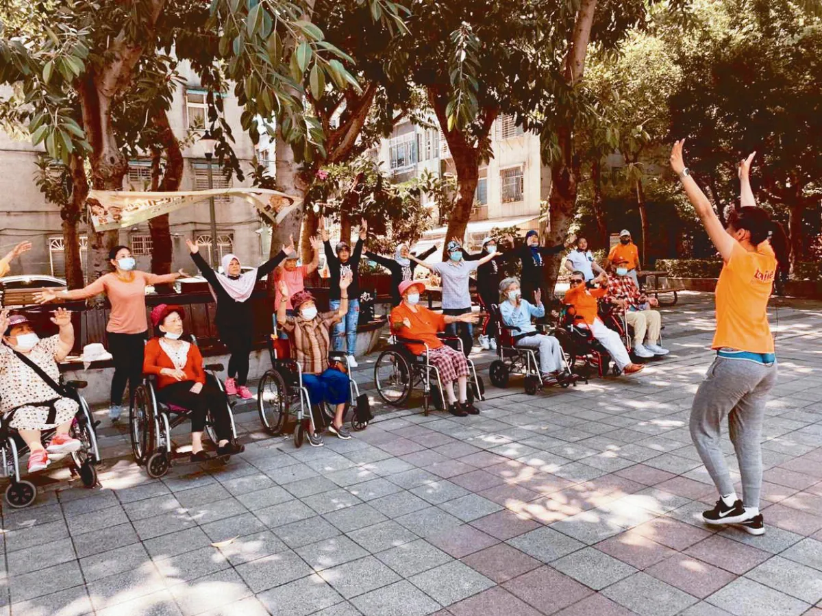 教練公園教體適能 助老好夥伴