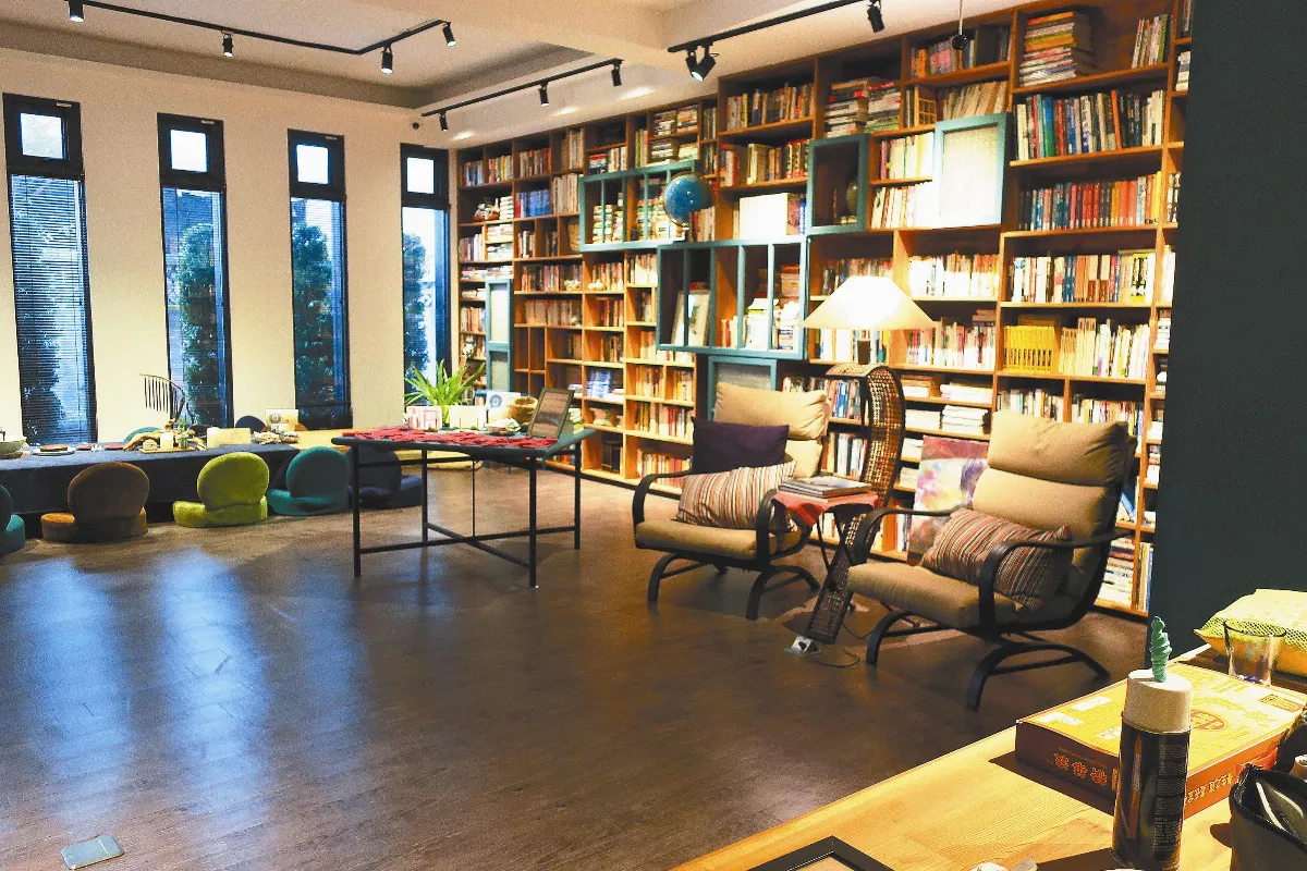 【走讀鄉土】 新村芳書院──化老屋為書房和旅房