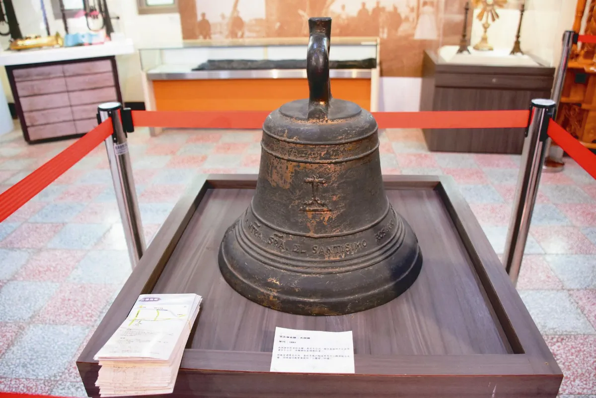 百年天神鐘 羅厝天主堂展出