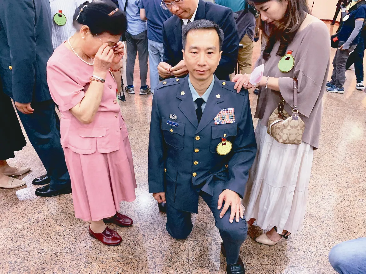 感謝家人 高跪姿領將星