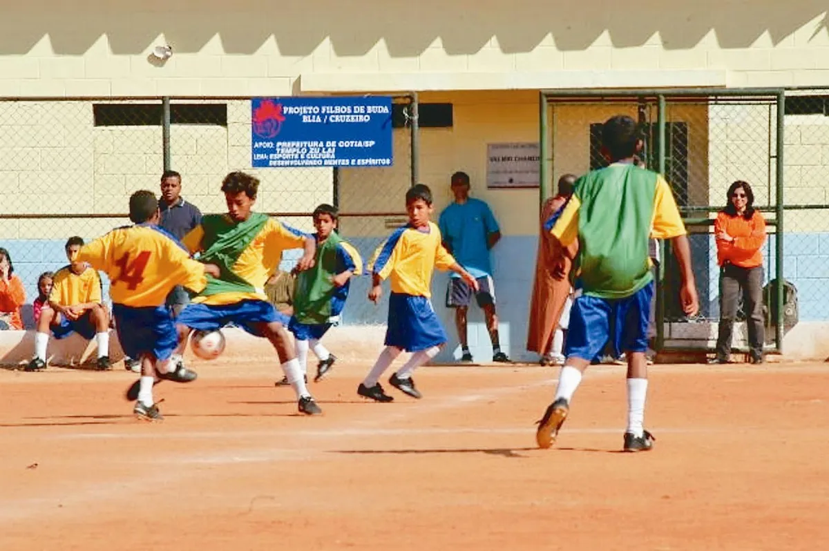 巴西少年大學畢 願球技回饋台灣