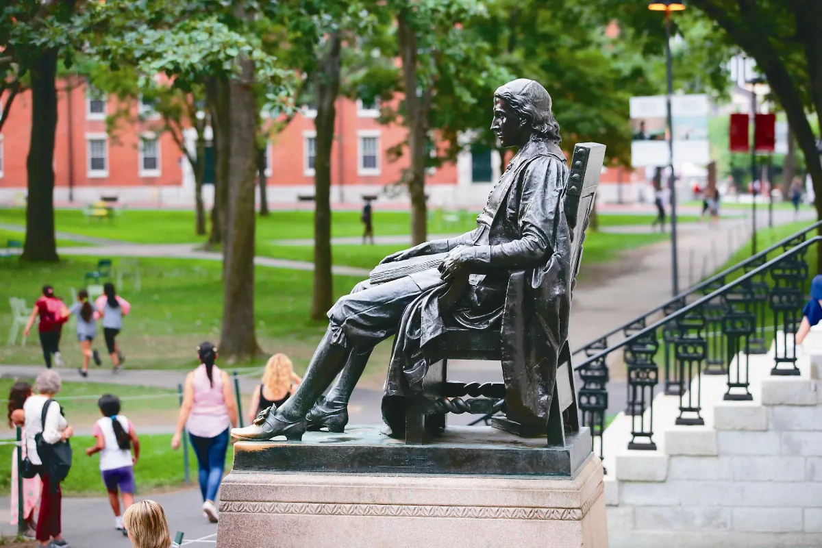 全面遠距上課 留美疫外止步！