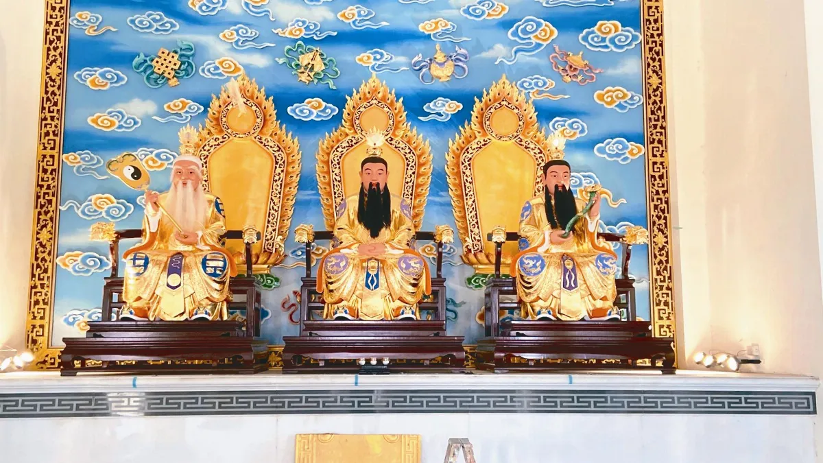 左撇子雕佛45載 林文山重眼神