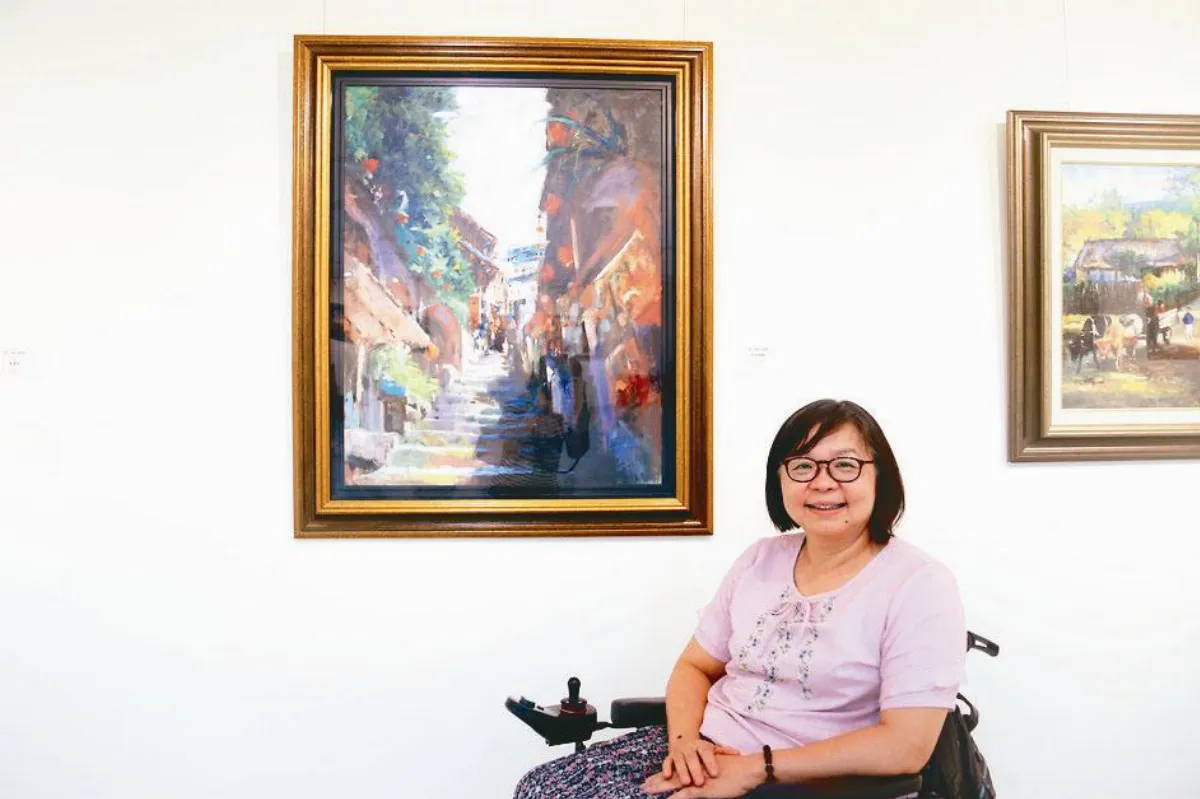 癱瘓老師學畫 重燃生命熱情
