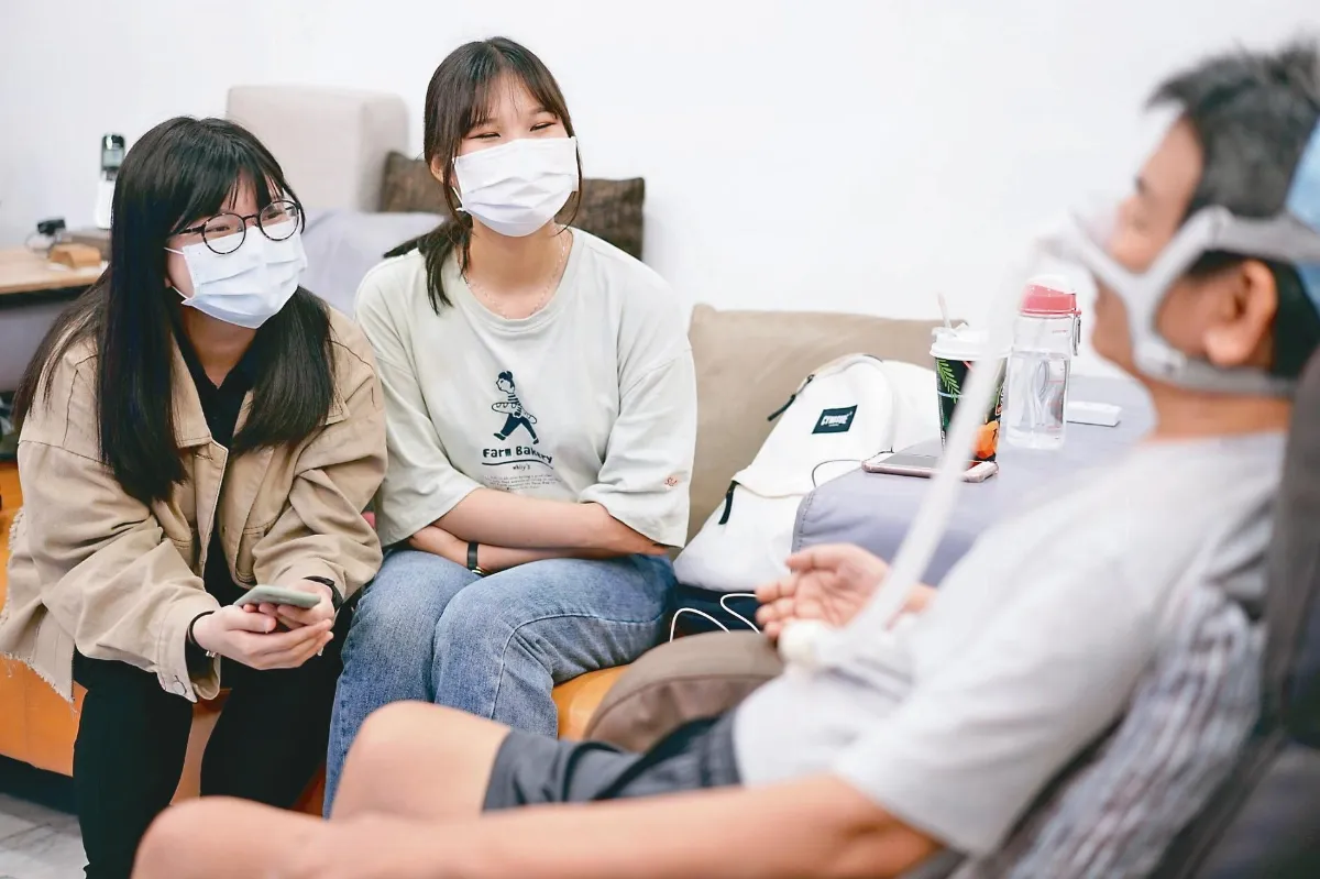 學生訪視漸凍人書寫病友生命光輝