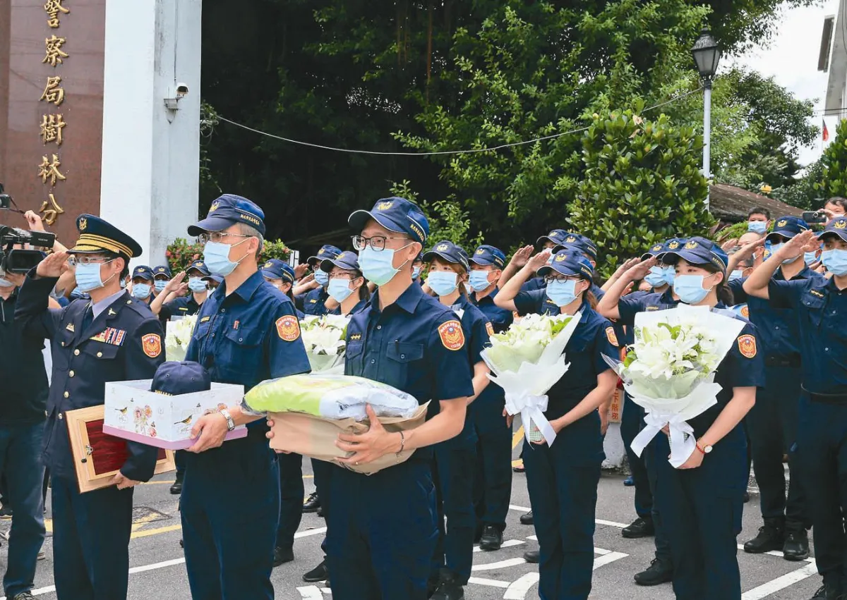 任務結束 楊庭豪升巡佐