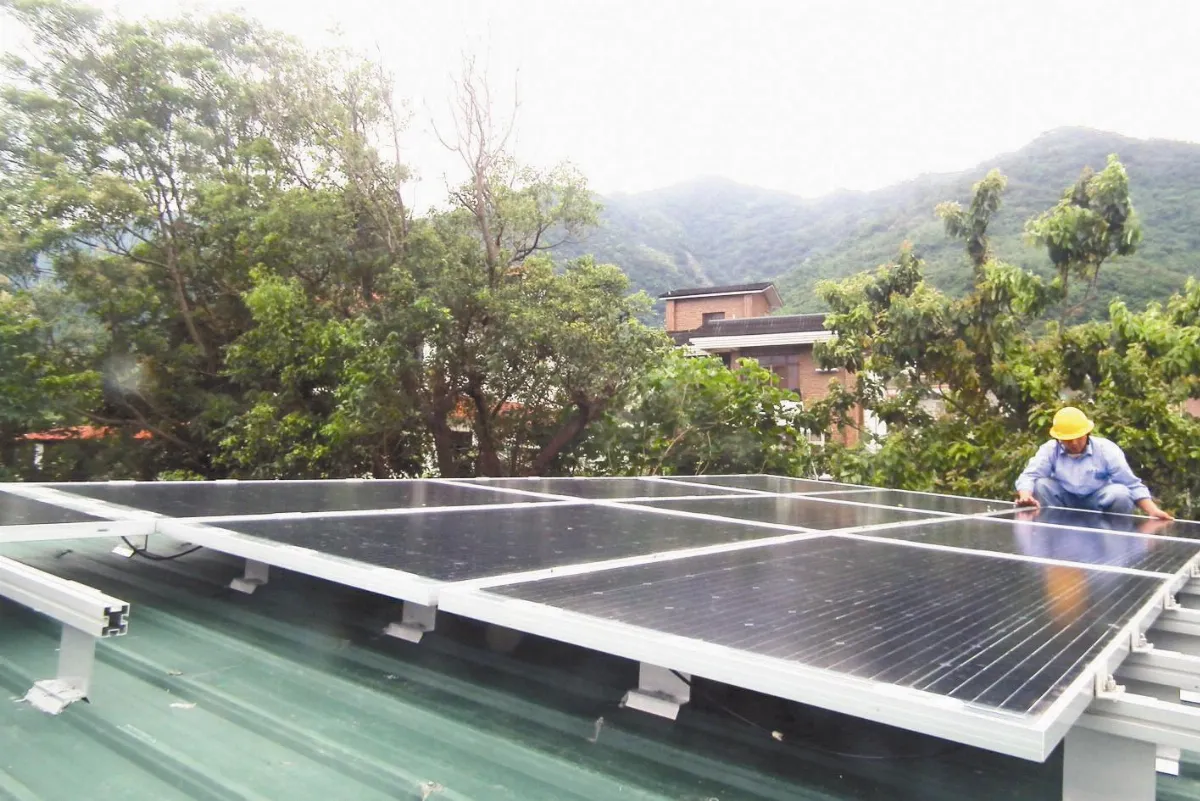 集合住宅成主流 屋頂種電難