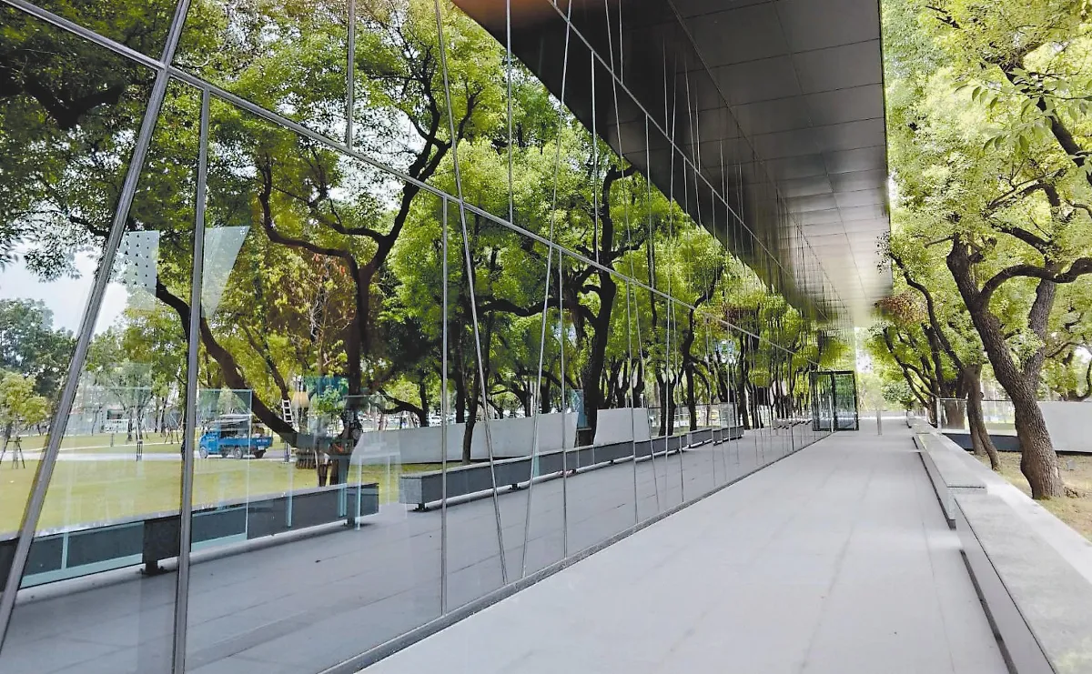 如置身森林 屏縣總圖啟用