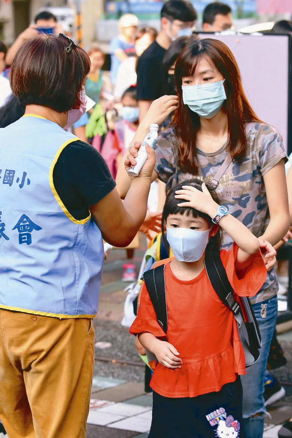 中小學開學 入校先量體溫