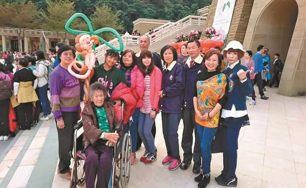 佛光照耀 看見生命轉彎處