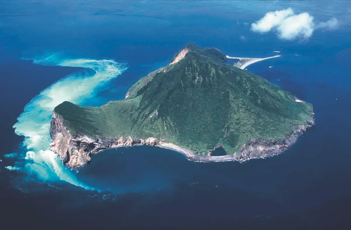 地震致溫泉湧出 牛奶海爆紅