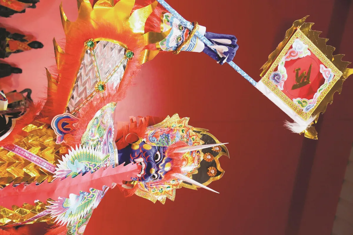 民雄大士爺祭 紙糊神像供膜拜