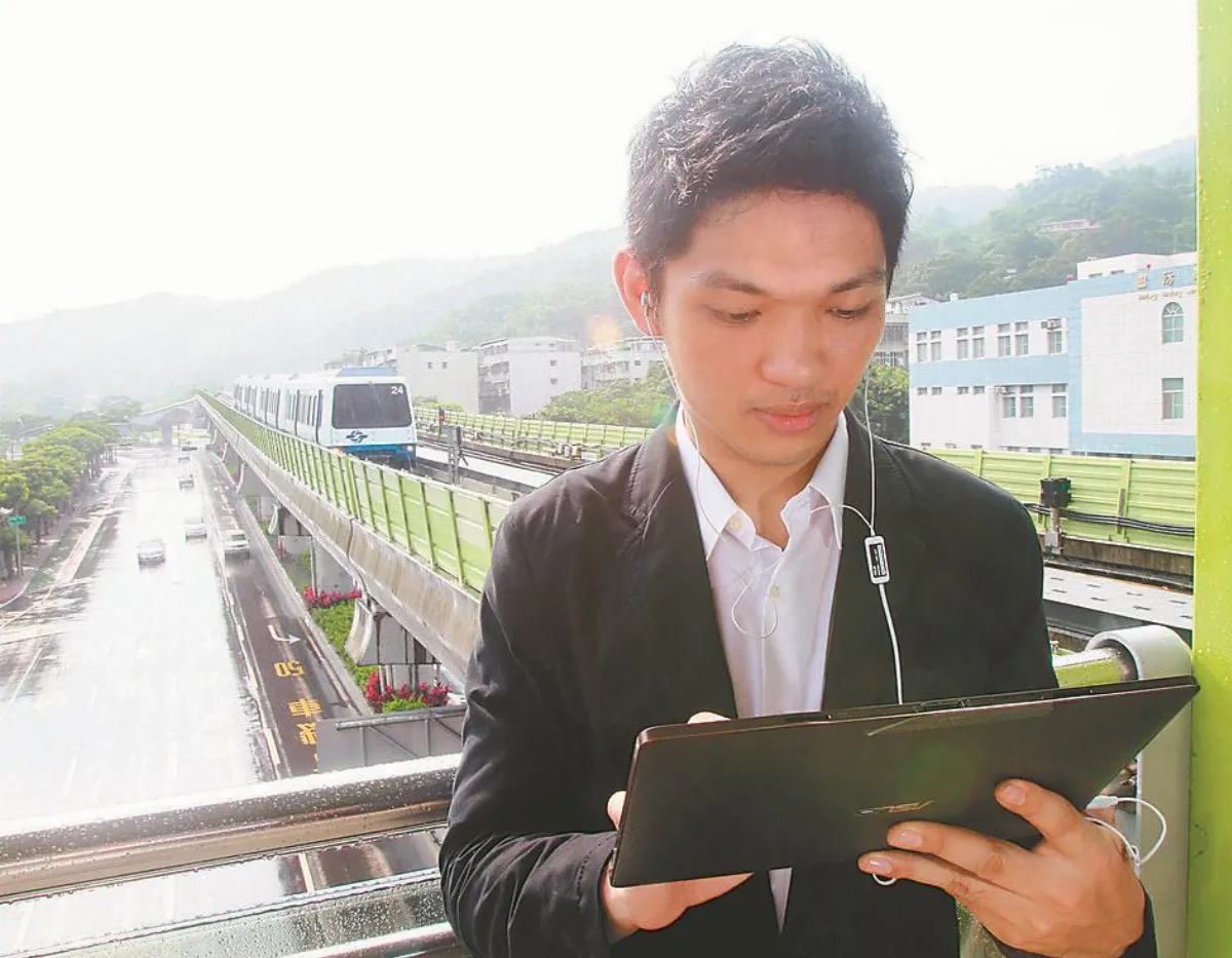 通勤戴耳機追劇 當心娛樂性聽損