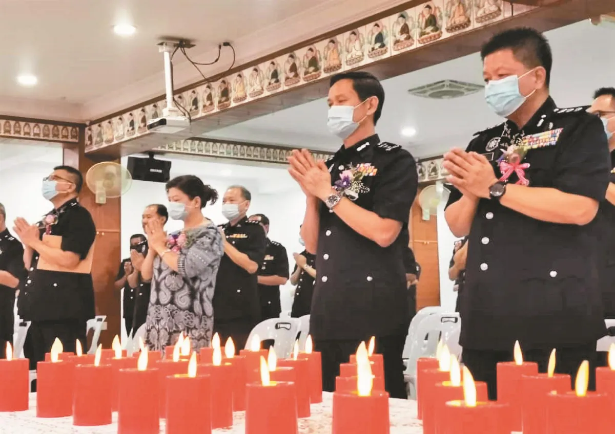 大馬華裔警察 祈福回向社會