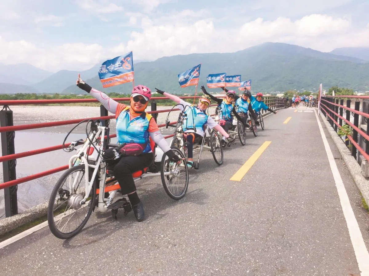 手搖車追風 替身障裝上風火輪