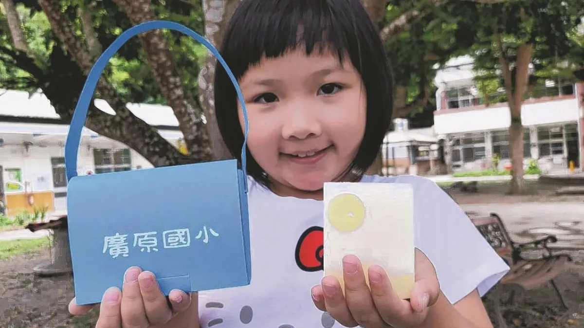 手工皂、烏克麗麗…  孩子手作的 有錢買不到