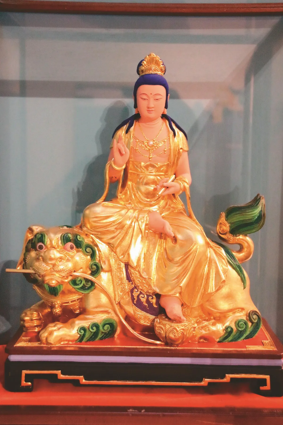 黃德勝雕刻神佛 融入西方美學