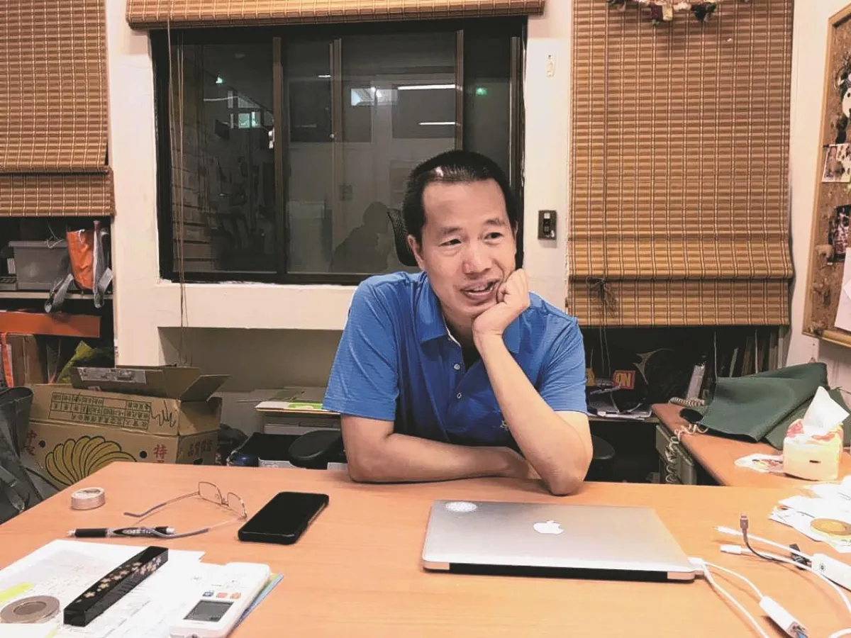1耳失聰 卻擅長傾聽 教授曾雪峰 助學子變理想巨人