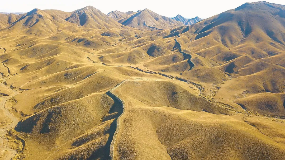 秦漢長城遺址 雄奇壯觀