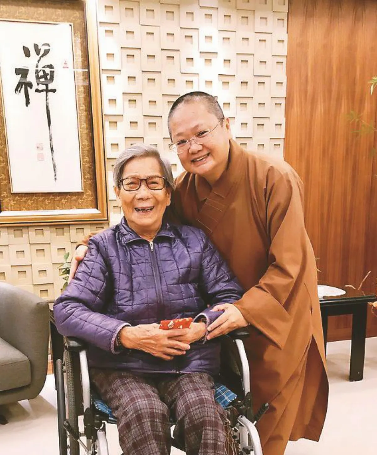 慈悲樂觀勤奮的謙媽媽