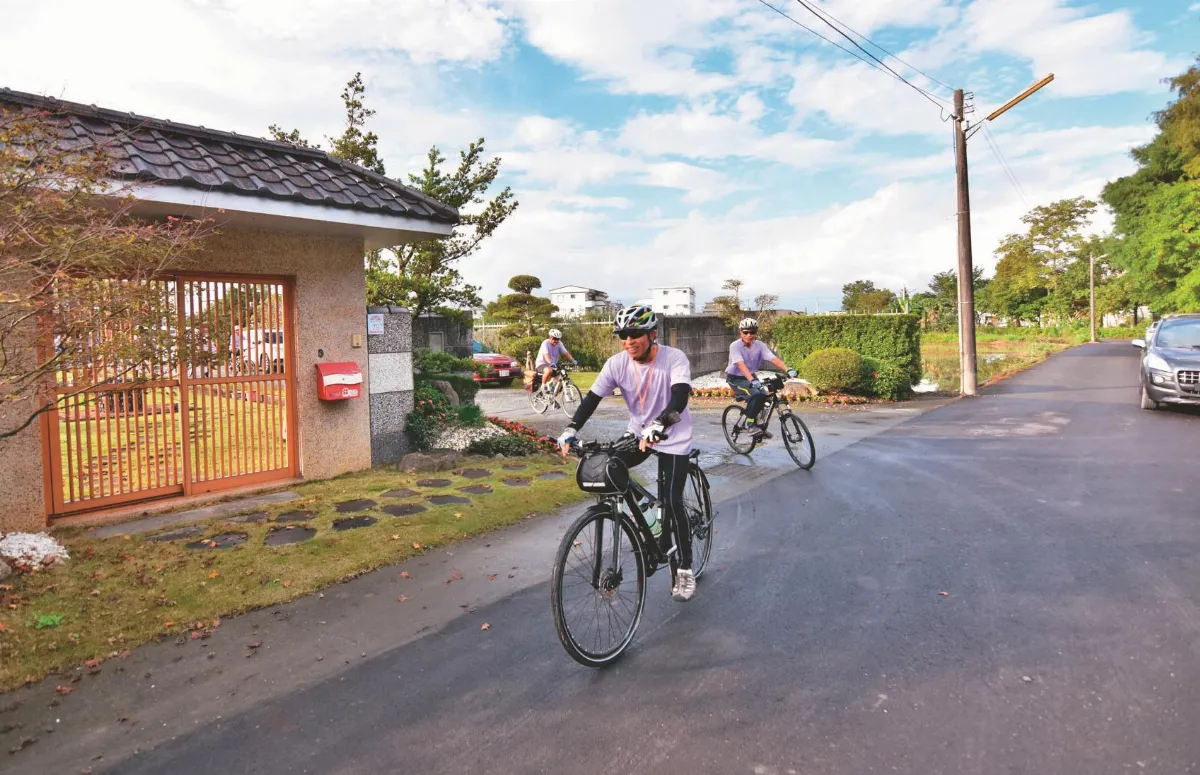 為弱勢童募款 校長們忍飢30小時  騎行150公里