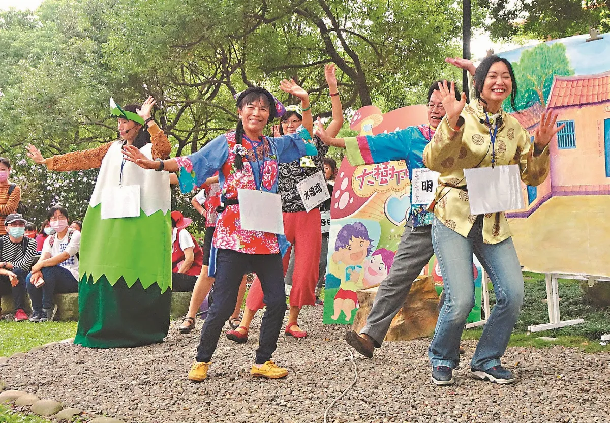 大樹下說故事 校長教你往好處想