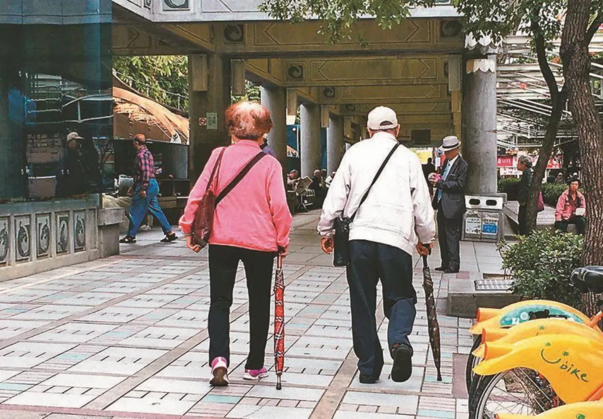 2簡易測驗 評估長輩跌倒風險