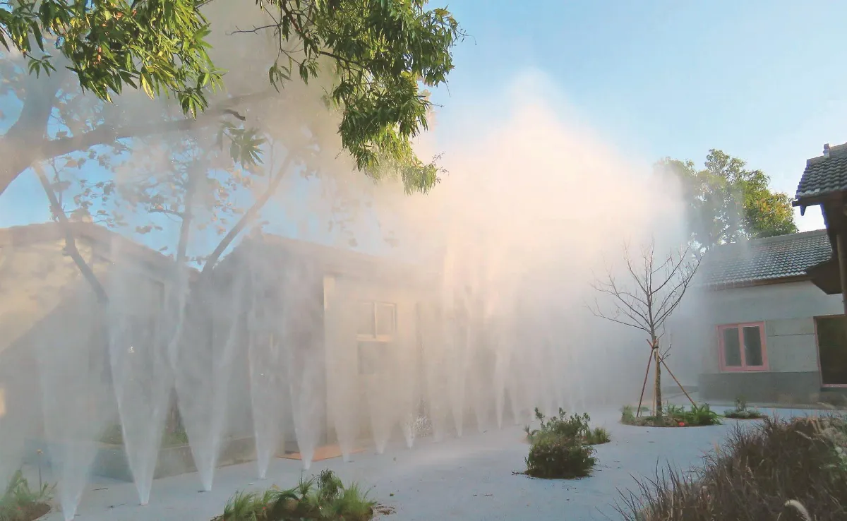 古蹟救火 水炮保住建物