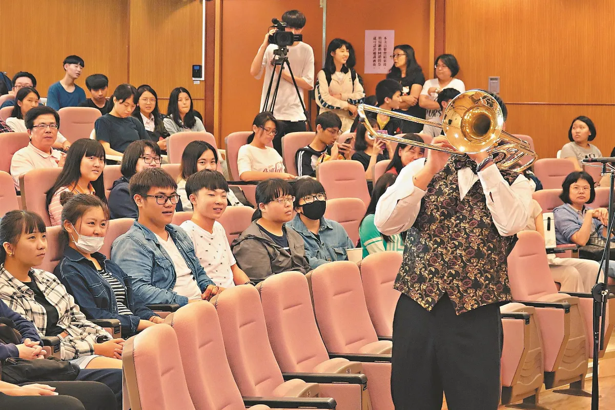 大專組唯一  佛光大學  獲藝術教育貢獻獎