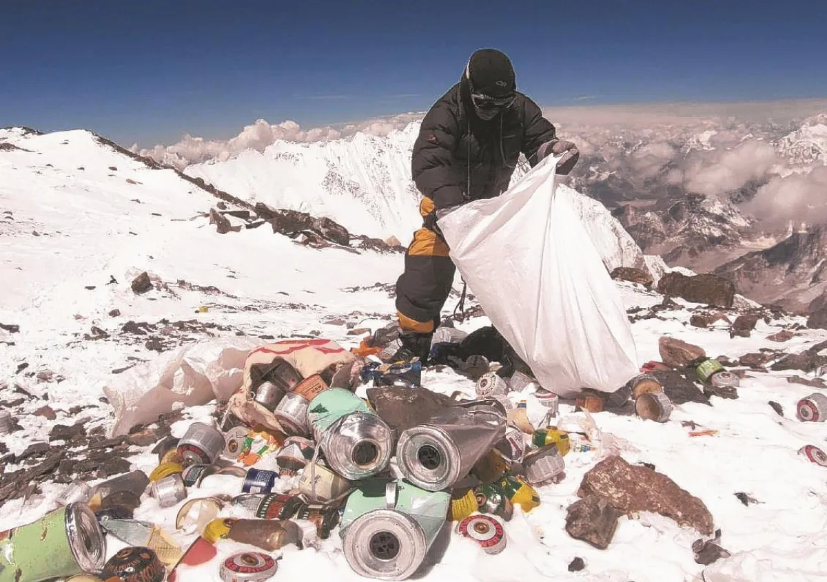 海拔8840公尺現蹤跡  塑膠微粒登上珠峰&ensp;最高危機