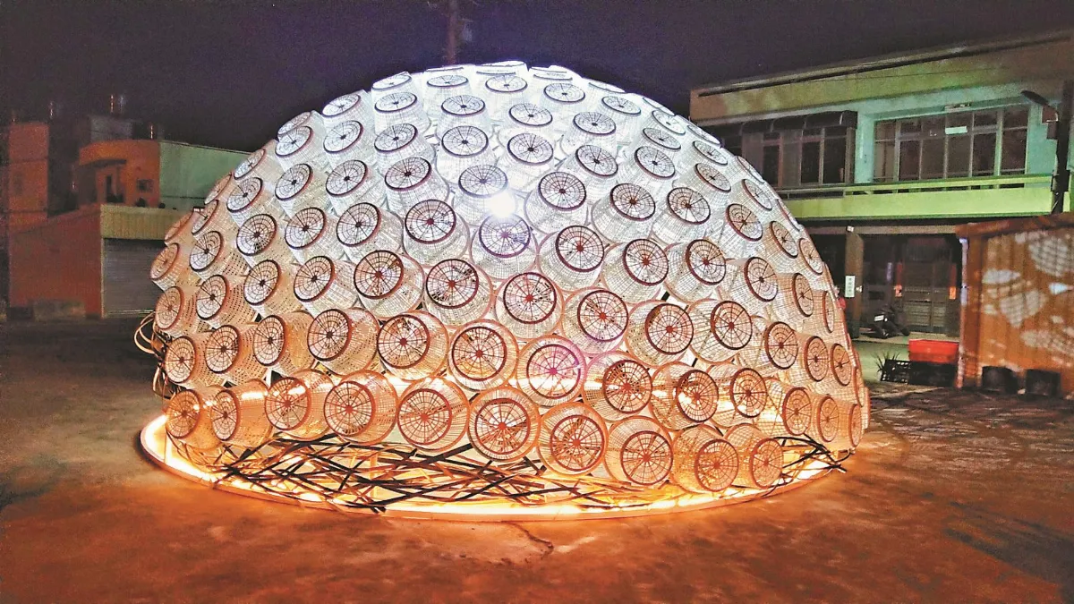 蚵籃、漂流木  變身奇幻藝景