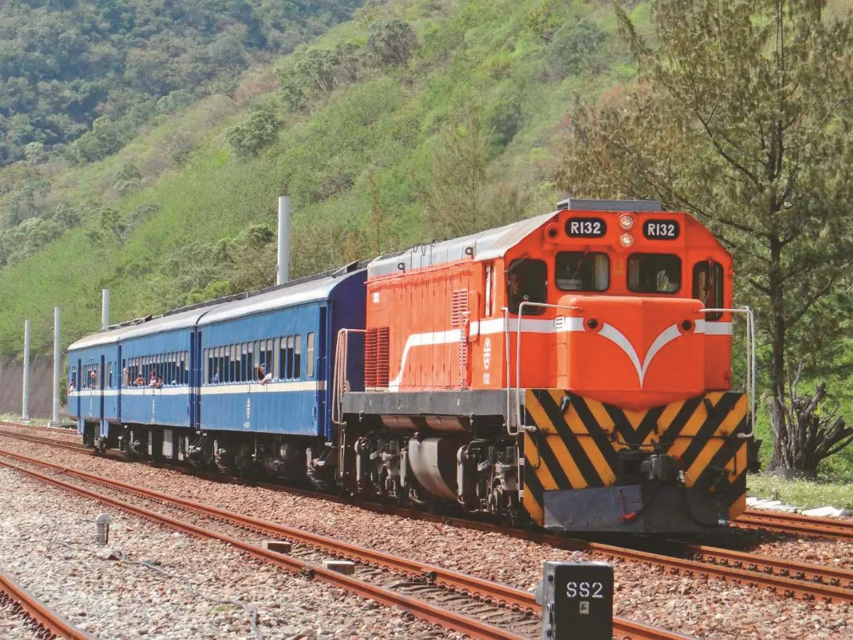 平價到奢華共5類  台鐵觀光車隊  明年起陸續上線
