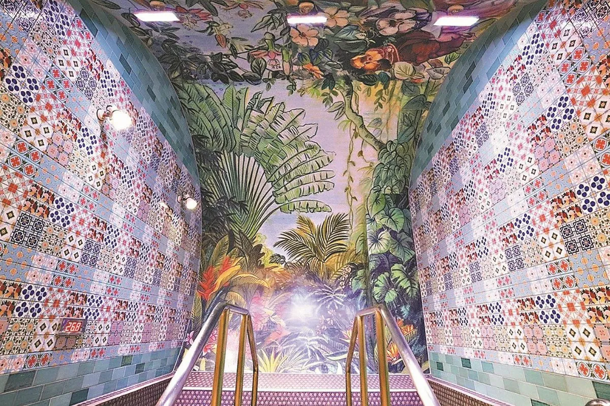 怪手下搶救 老屋花磚紅回日本