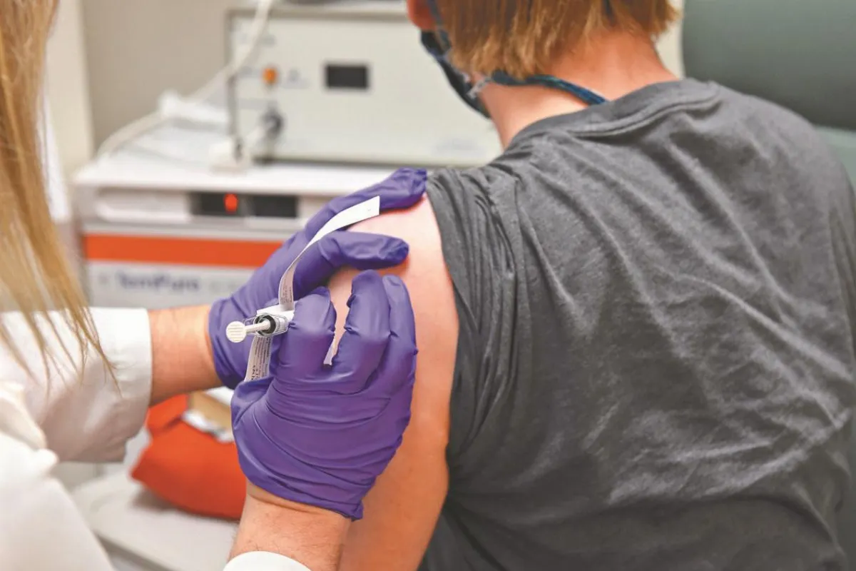 9大類優先接種 新冠疫苗 確定明年3~6月施打