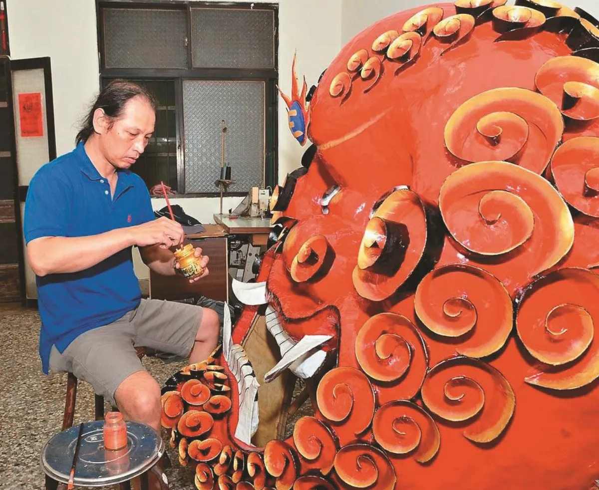 鹿港花獅創作 融入八家將臉譜