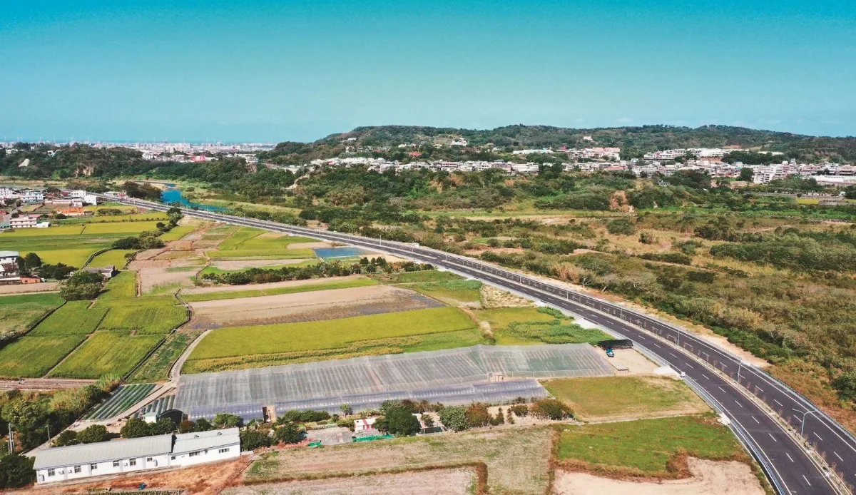 北橫公路通車 9宮格路網成形