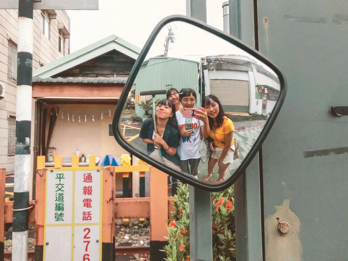 守護用路人安全 大學生環島  擦拭333面反光鏡